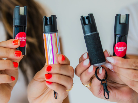 防身工具为什么首选防狼喷雾.png